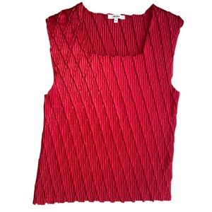 NICOLA size M ruby red popcorn tan top